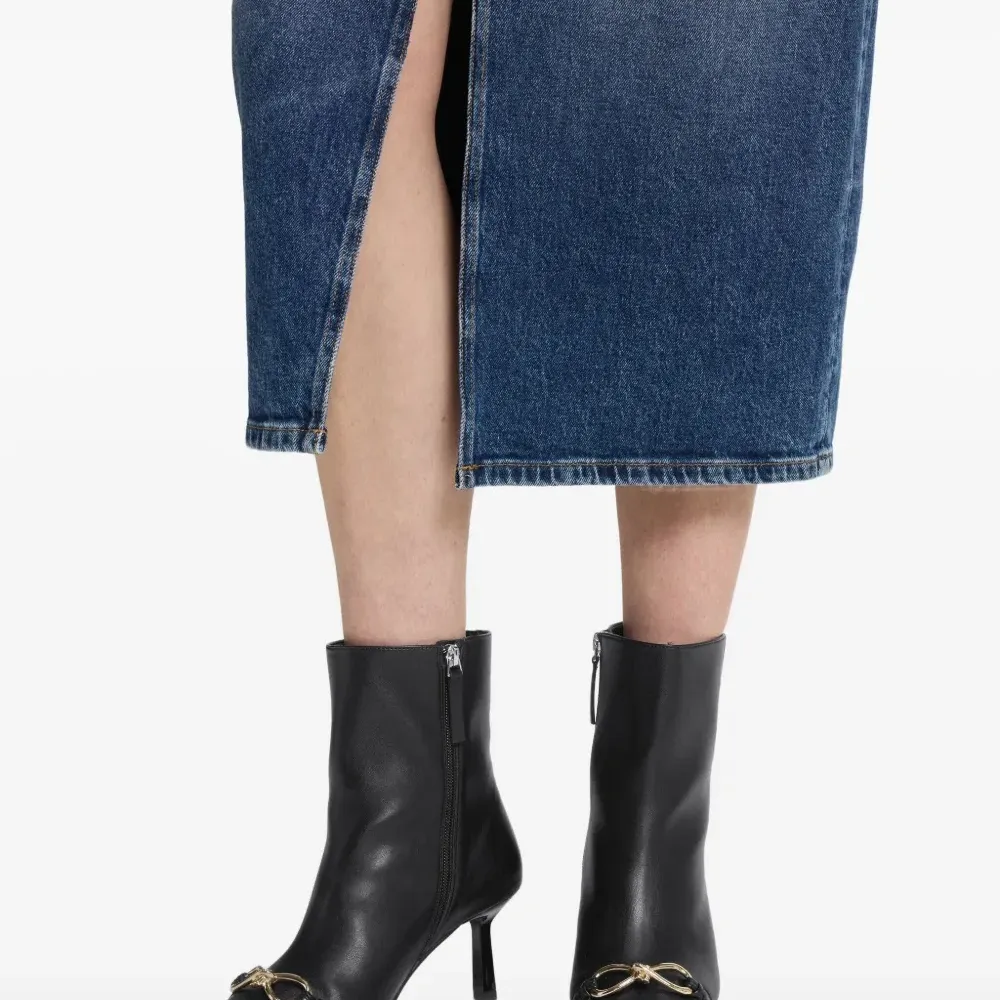 Ботильоны с заостренным носком и узлом