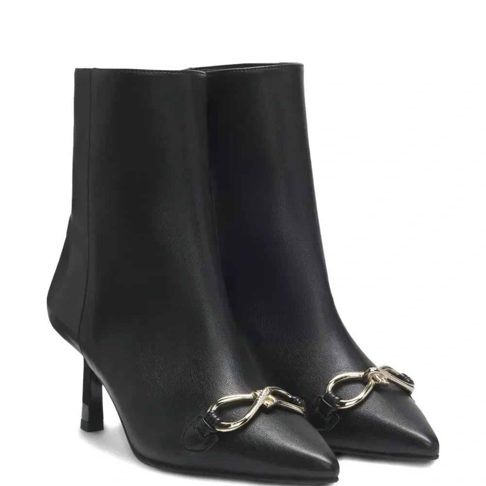 Ботильоны с заостренным носком и узлом