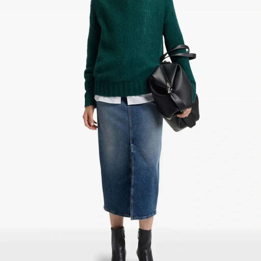 Ботильоны с заостренным носком и узлом