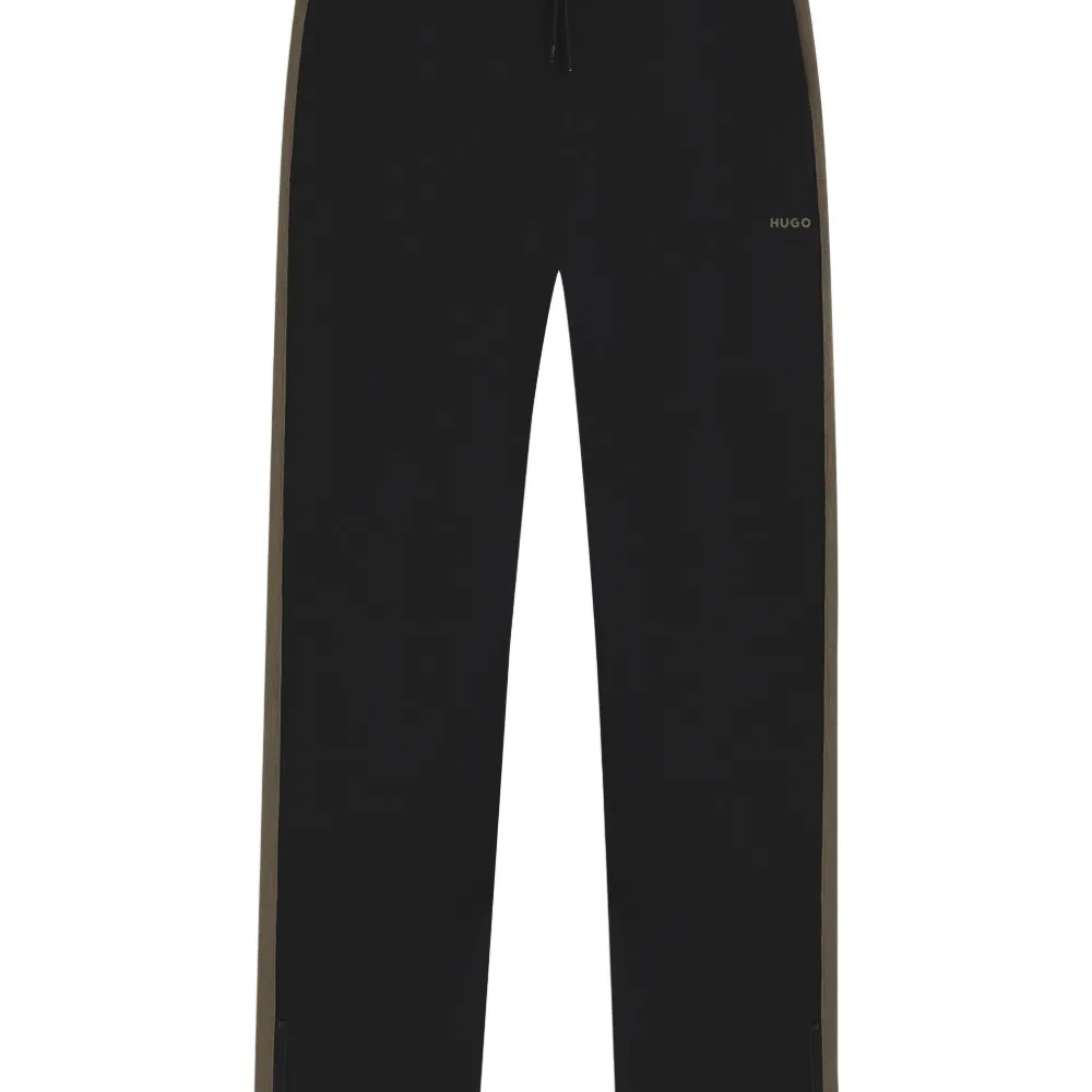 Спортивные брюки с кулиской и лампасами