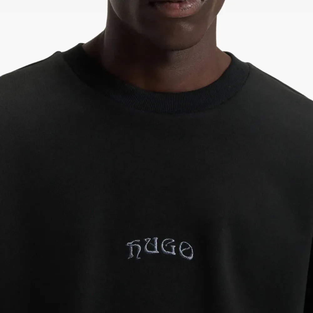 Толстовка с вышитым логотипом