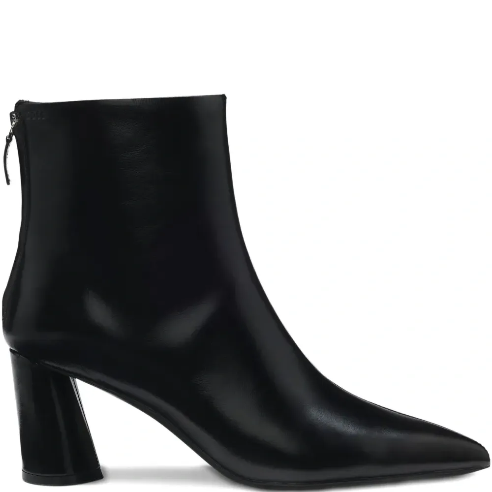 Ботинки на блочном каблуке с заостренным носком