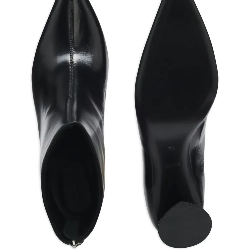 Ботинки на блочном каблуке с заостренным носком