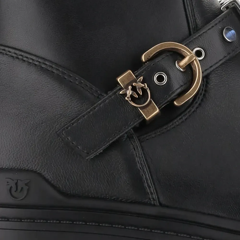 Кожаные ботинки