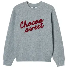 Свитер с вышитым логотипом