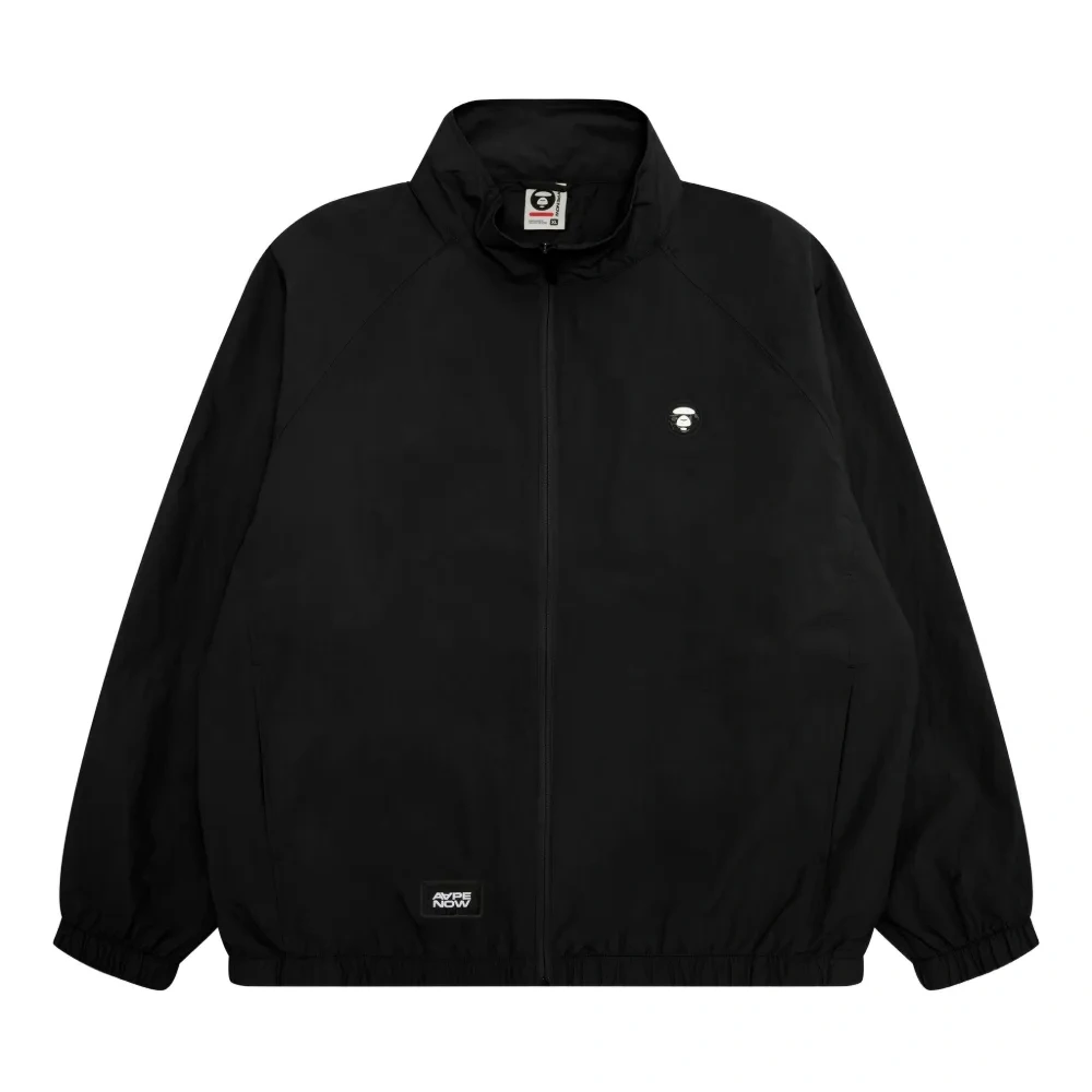 Куртка с вышитым логотипом