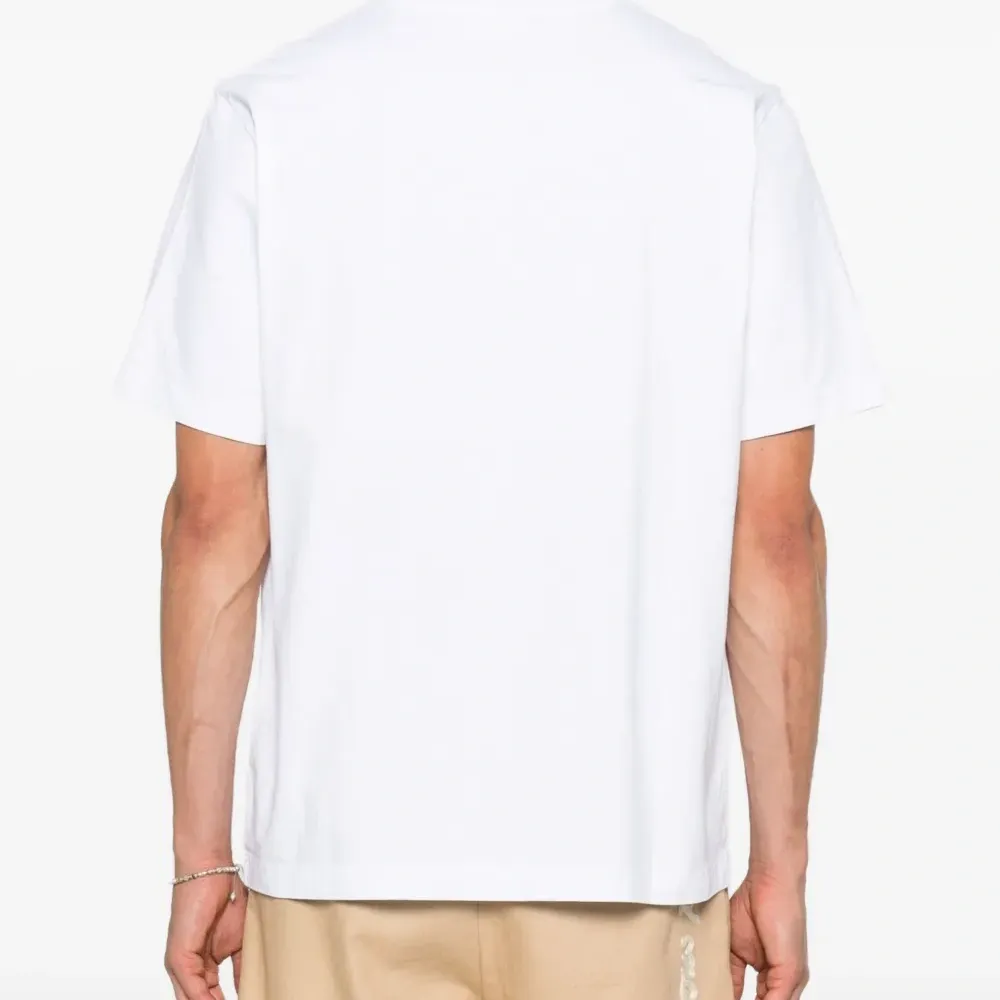 Футболка с вышивкой