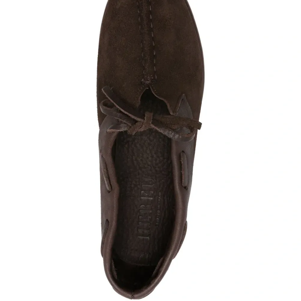 Ботинки на шнуровке