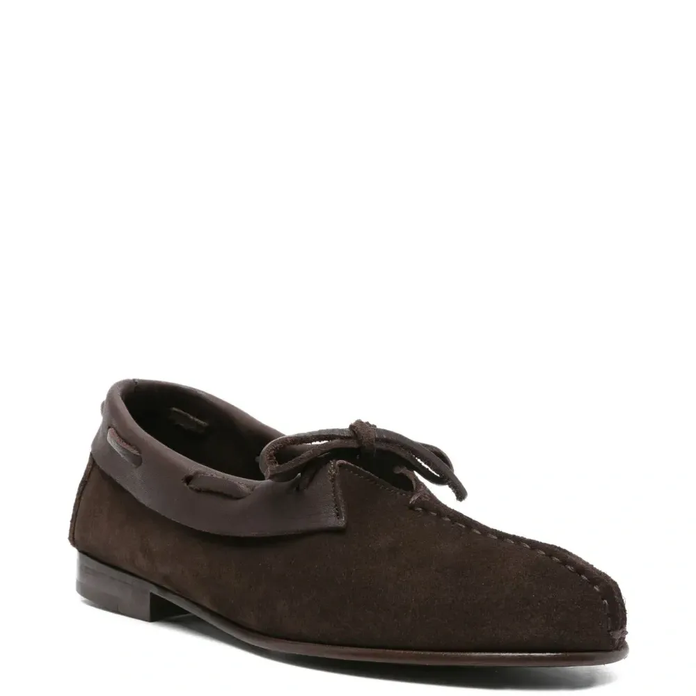 Ботинки на шнуровке