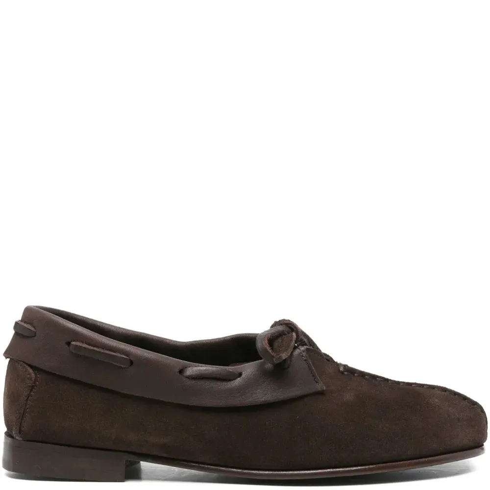 Ботинки на шнуровке