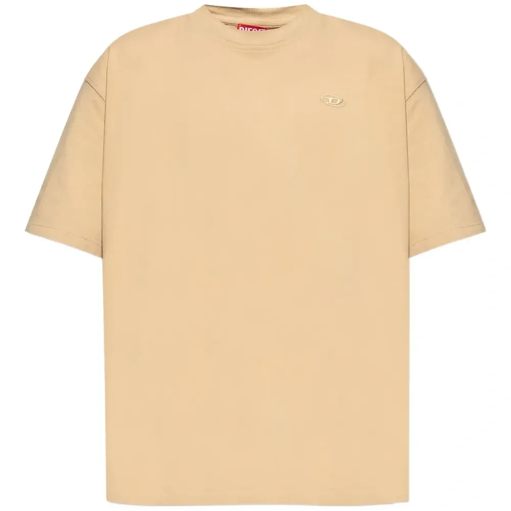 Футболка с вышитым логотипом