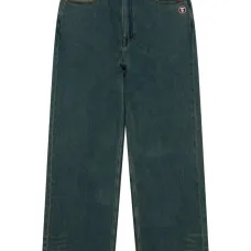 Джинсы с вышивкой на карманах