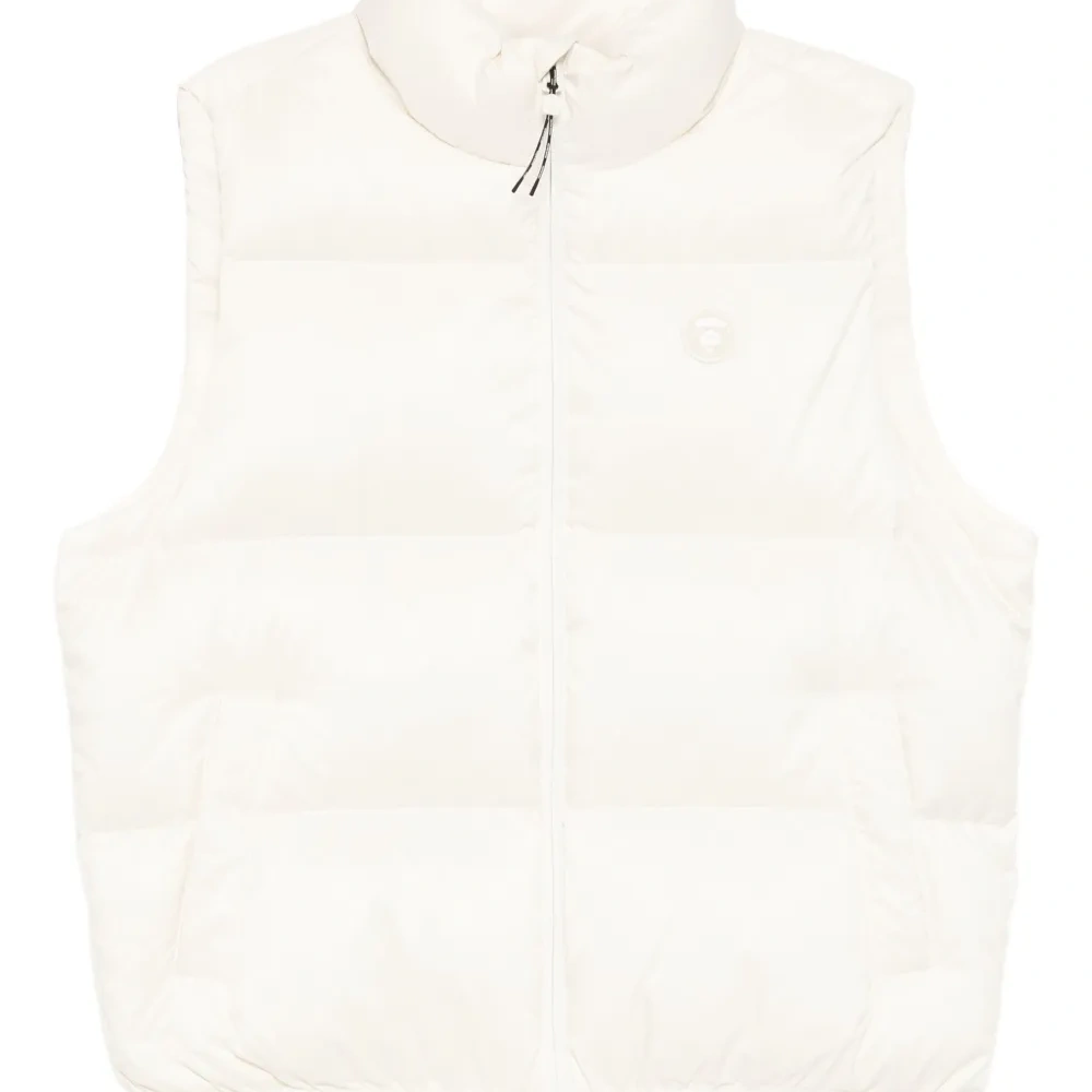 Жилет с нашивкой-логотипом