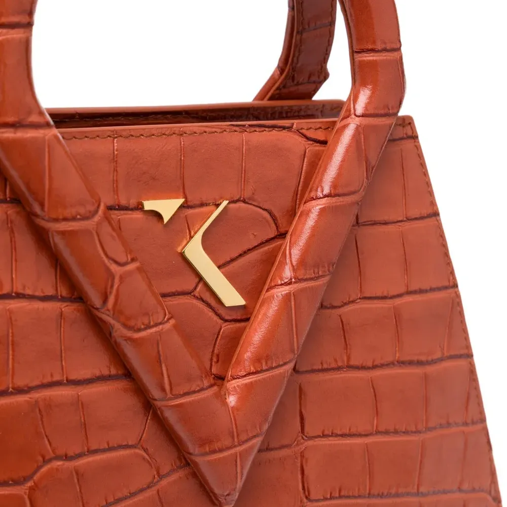 Сумка-тоут с тиснением под кожу крокодила