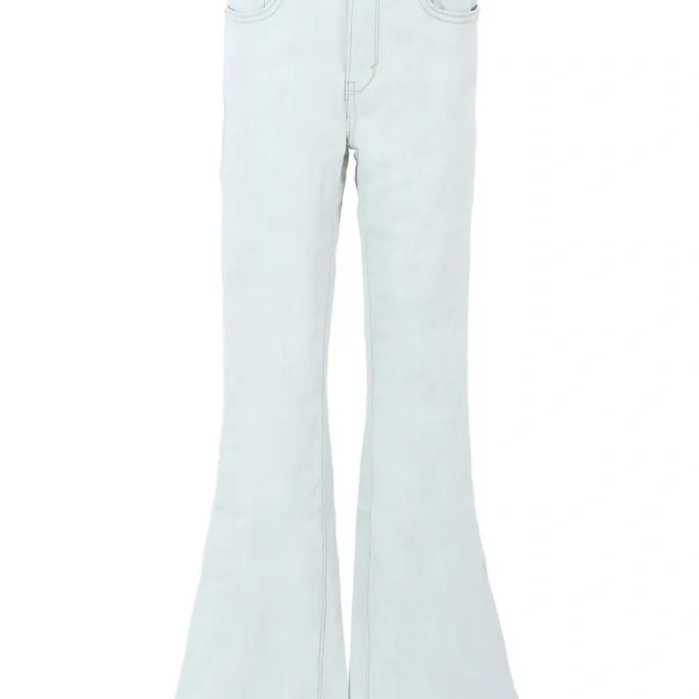 Расклешенные джинсы с бахромой