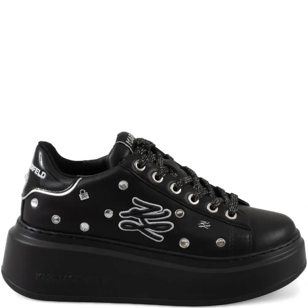 Кроссовки на платформе с заклепками Кроссовки на платформе с заклепками