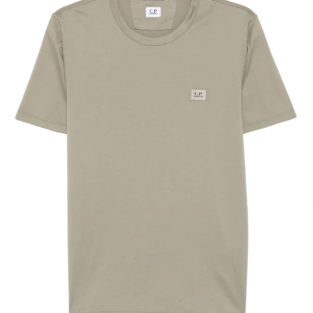 Футболка с нашивкой-логотипом