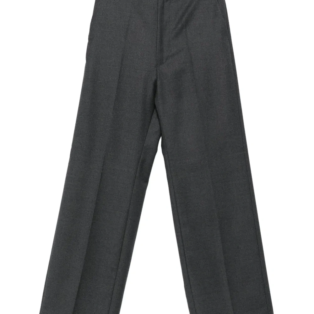 Брюки на пуговицах