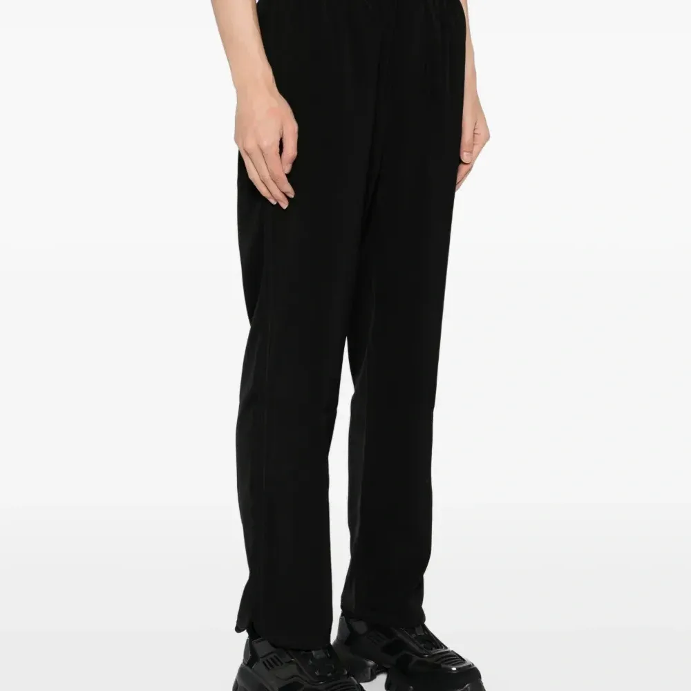 Спортивные брюки с кантом