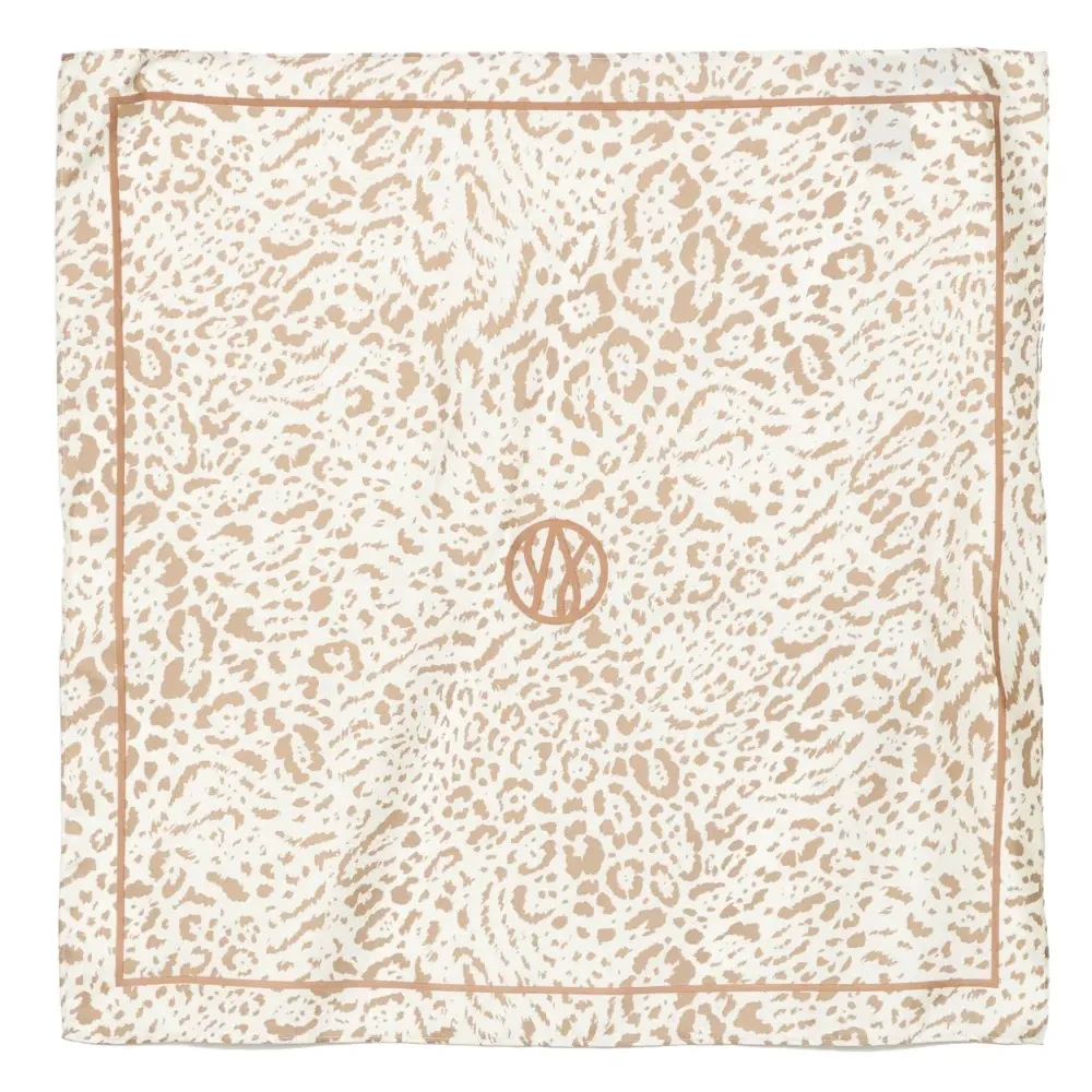 Платок с леопардовым принтом
