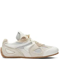 Кроссовки с сетчатыми вставками