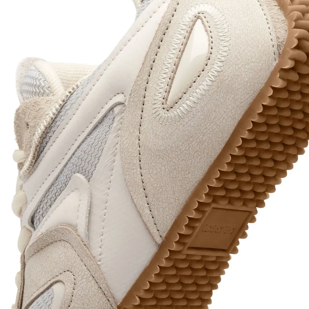 Кроссовки Slow с сетчатыми вставками Кроссовки Slow с сетчатыми вставками