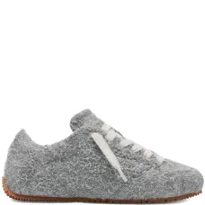 Фактурные кроссовки на шнуровке