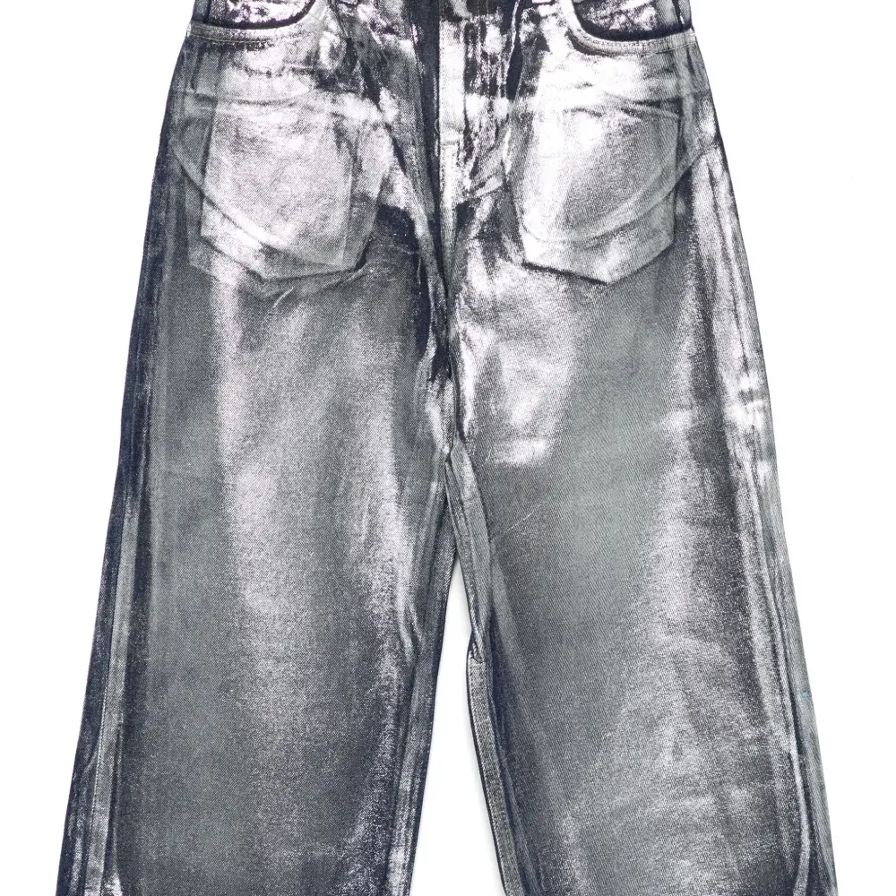 Джинсы с эффектом металлик