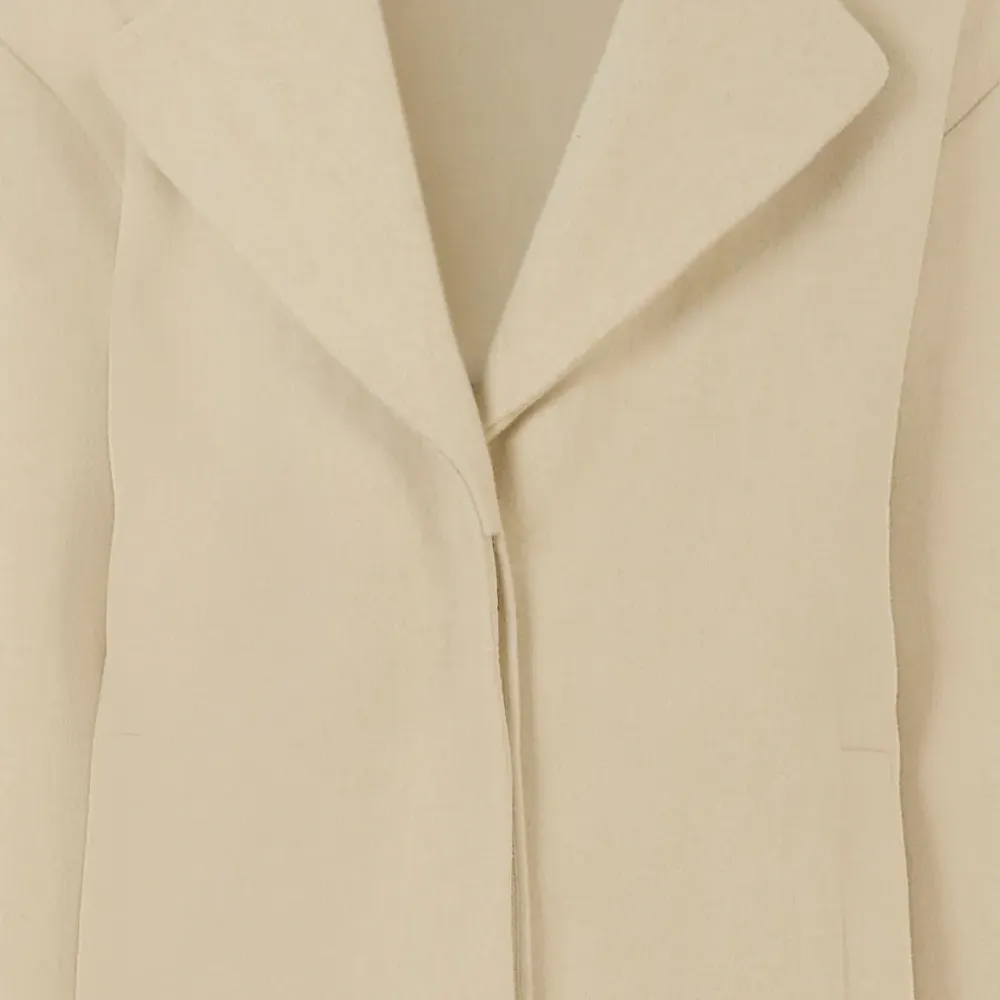 Пальто с лацканами Пальто с лацканами