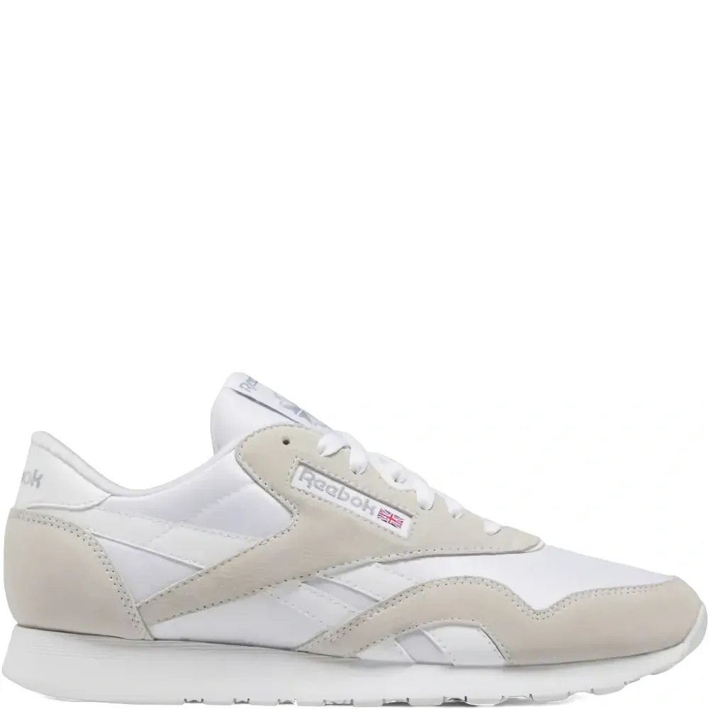 Кроссовки на шнуровке