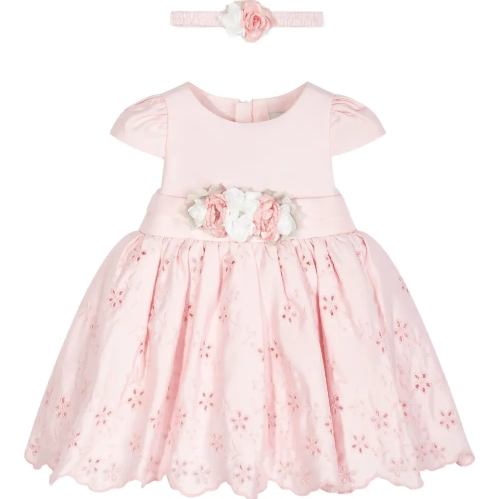 Платье с люверсами и цветочным декором