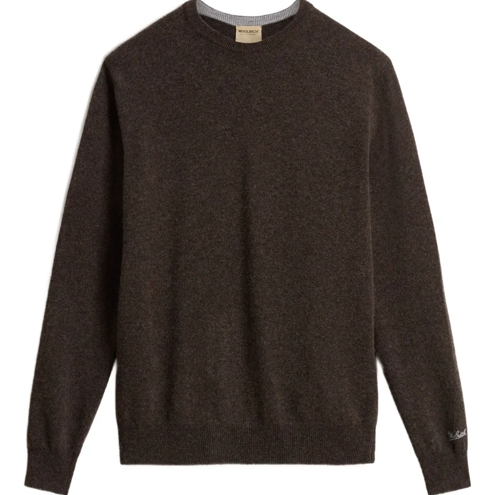 Свитер с круглым вырезом