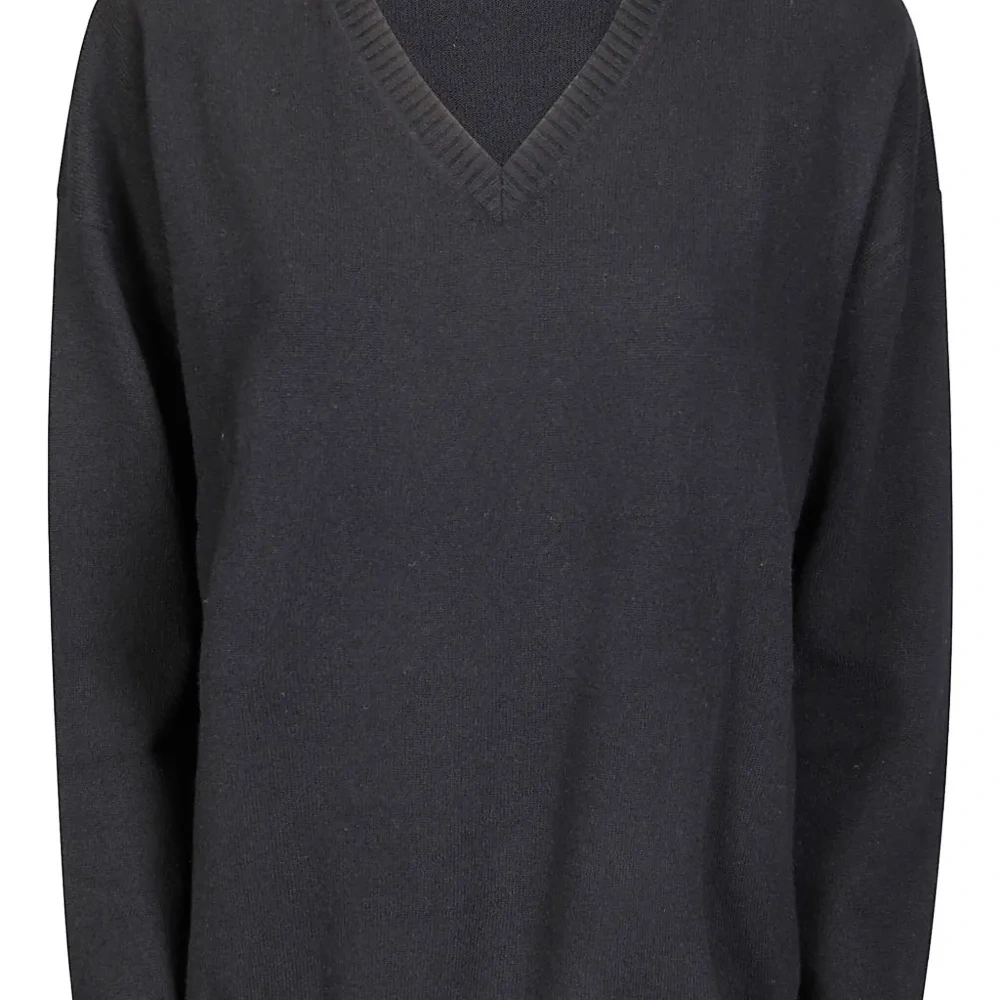 Кашемировый свитер с V-образным вырезом