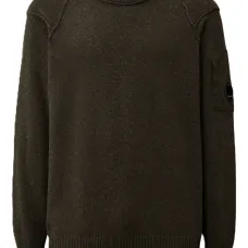 Свитер с круглым вырезом