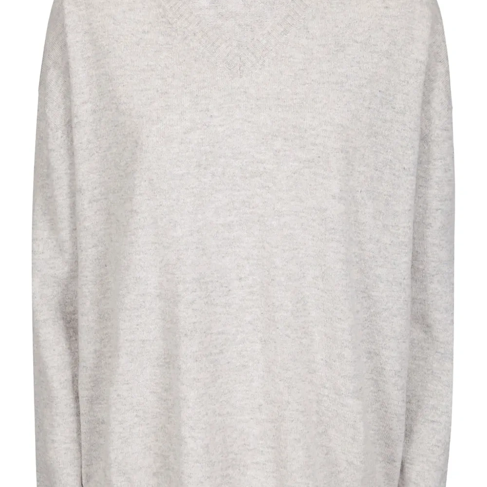 Свитер с V-образным вырезом