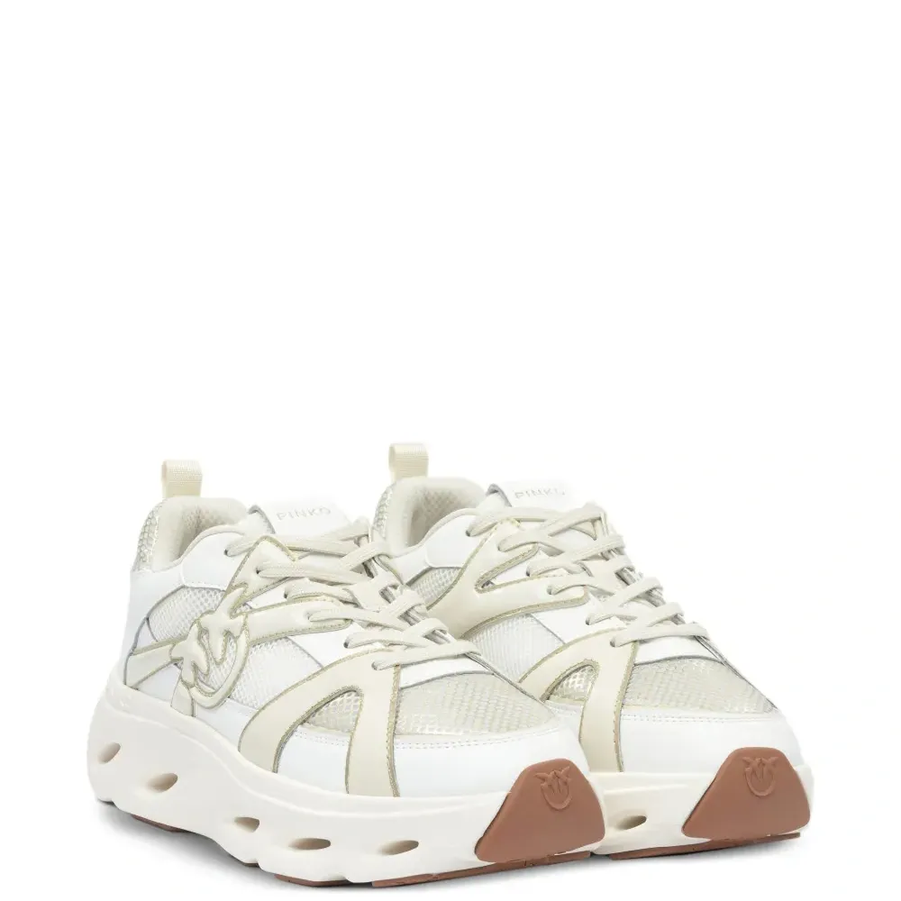 Кроссовки с логотипом