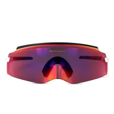 Солнцезащитные очки в массивной оправе