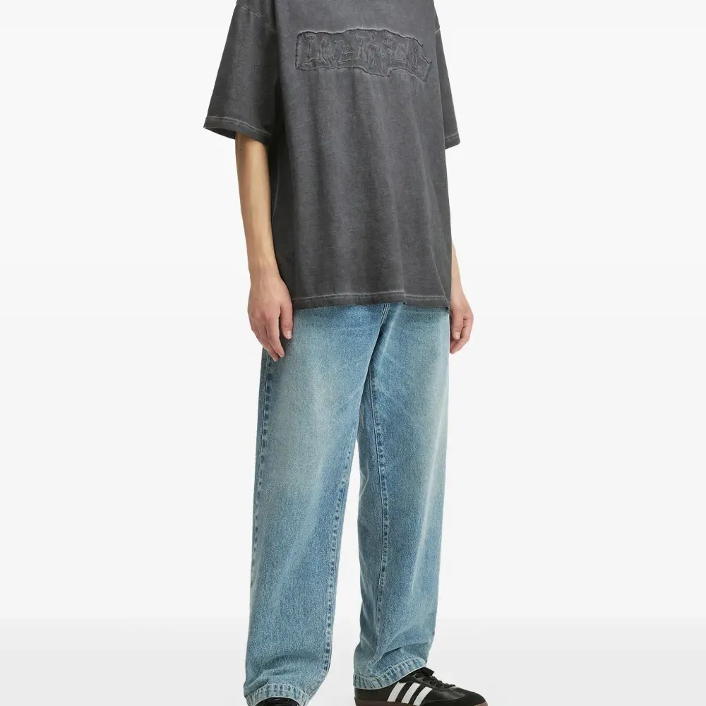 Футболка с вышивкой