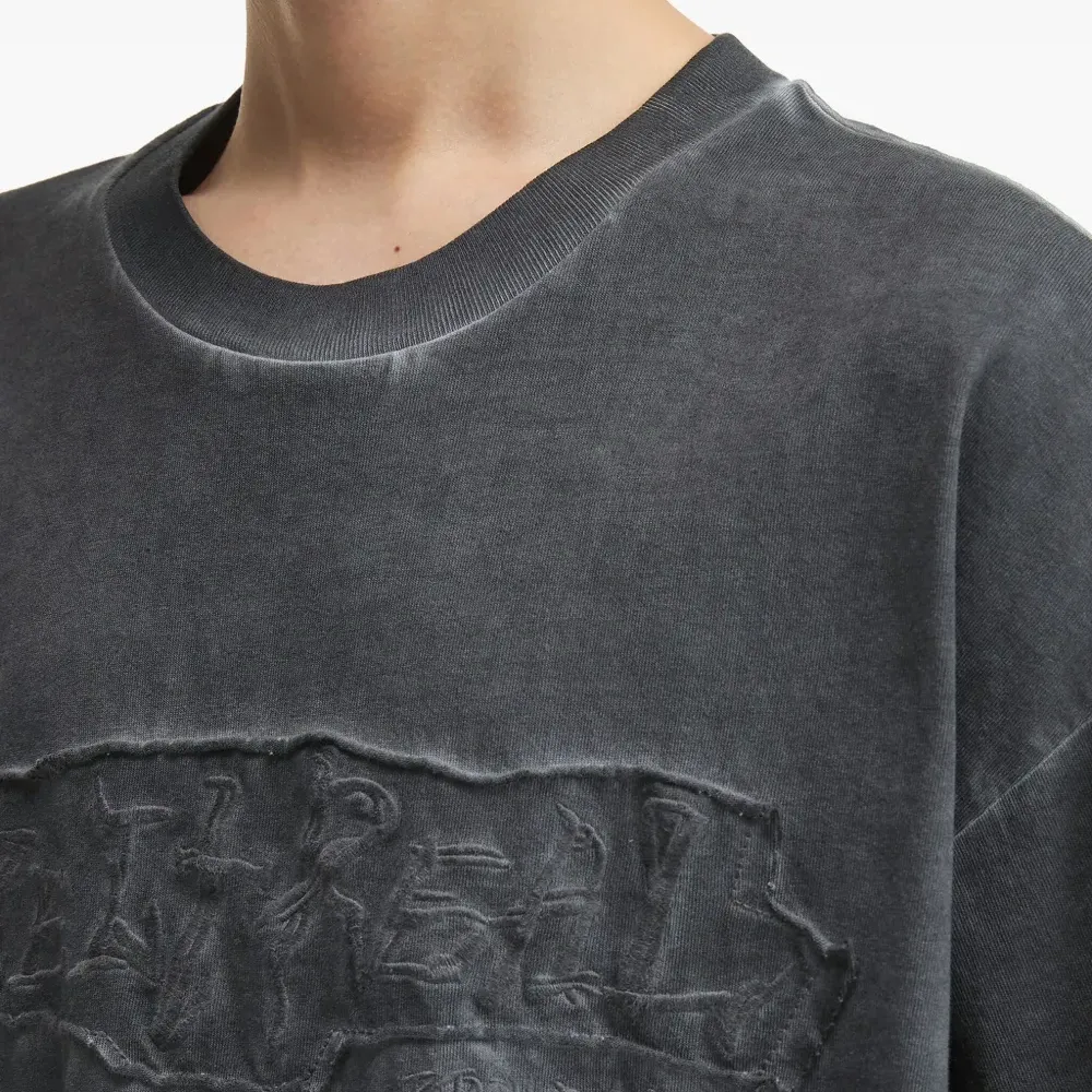 Футболка с вышивкой