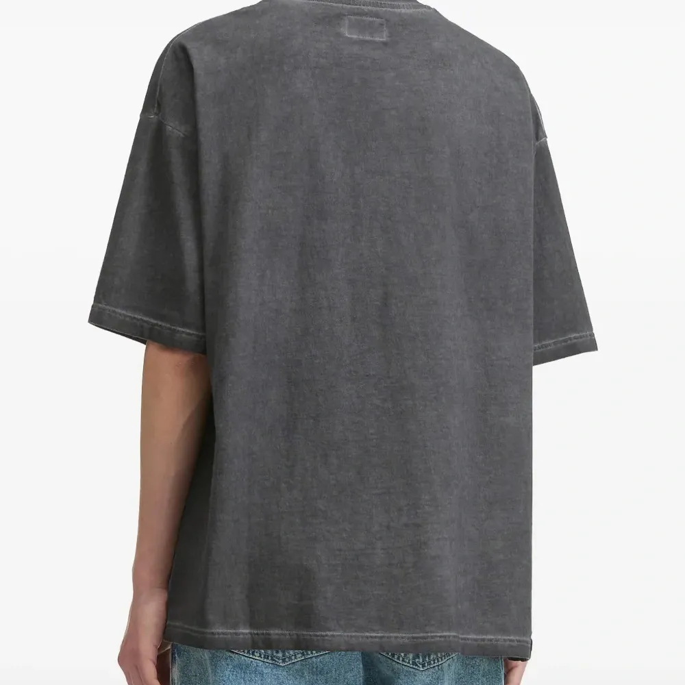 Футболка с вышивкой