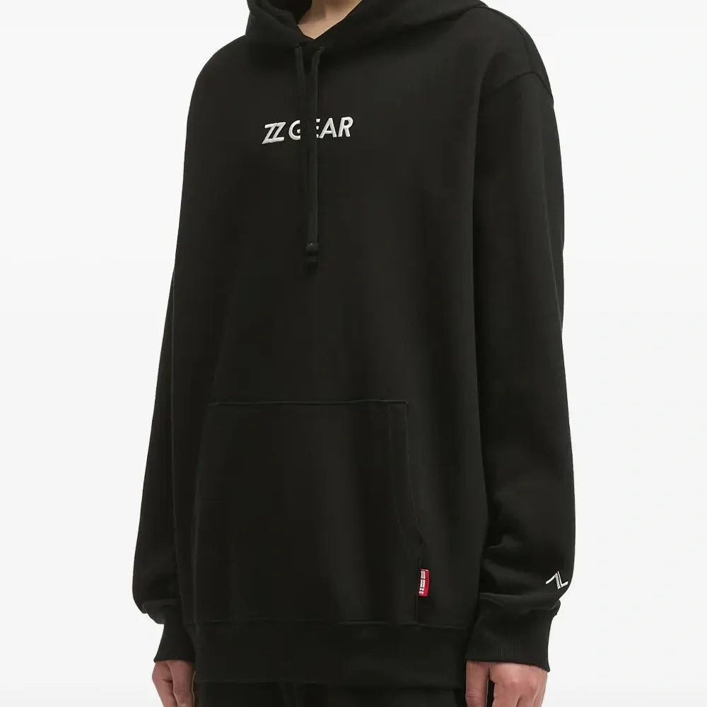 Худи с вышитым логотипом