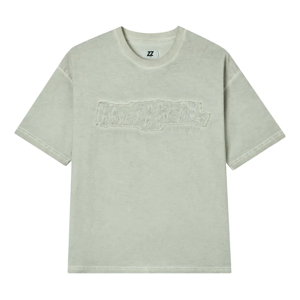 Футболка с тисненым логотипом