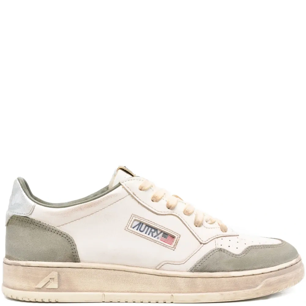 Кроссовки со вставками