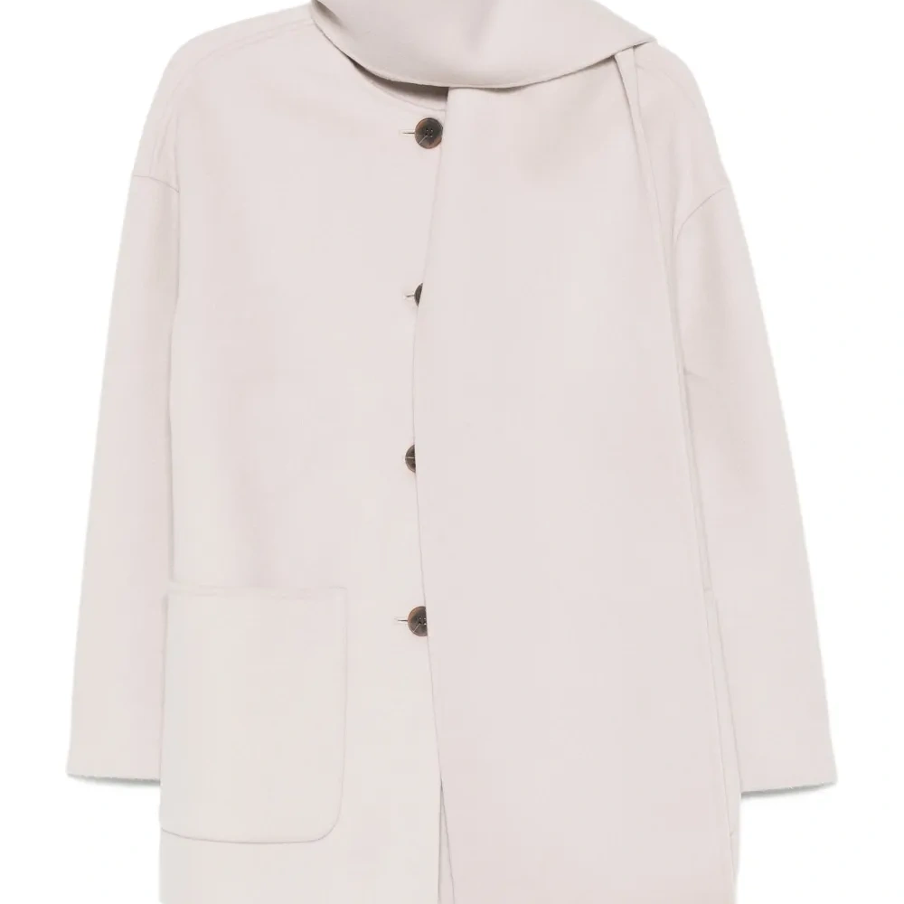 Однобортное пальто с накладными карманами