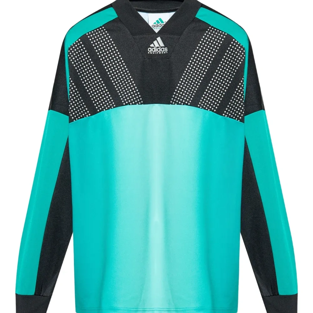 Топ EQT в стиле колор-блок