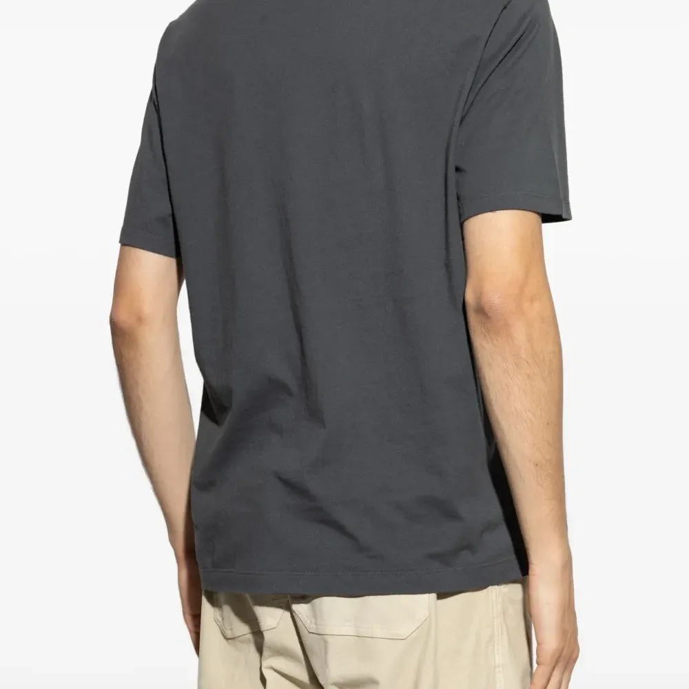 Футболка с круглым вырезом