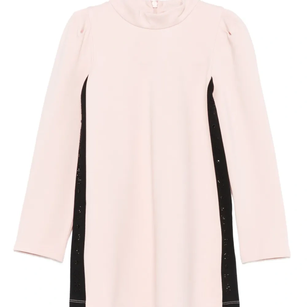 Платье с высоким воротником