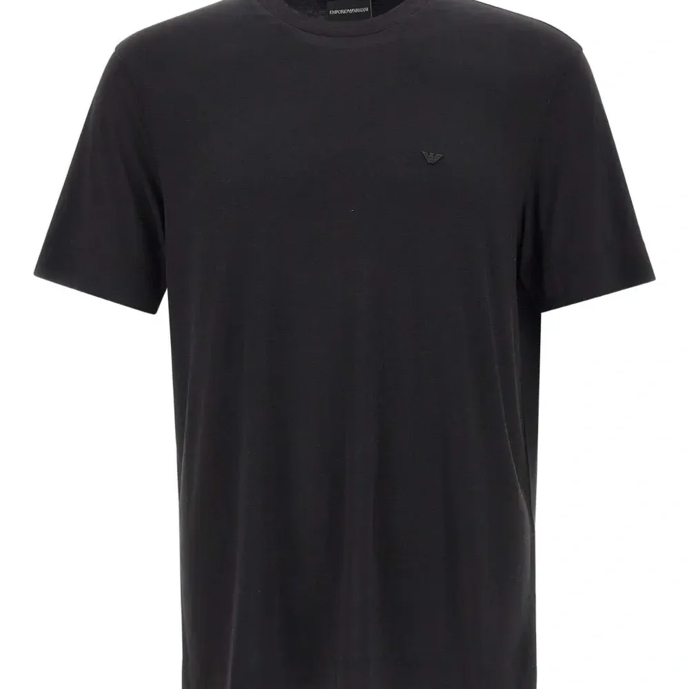 Футболка с декорированным логотипом