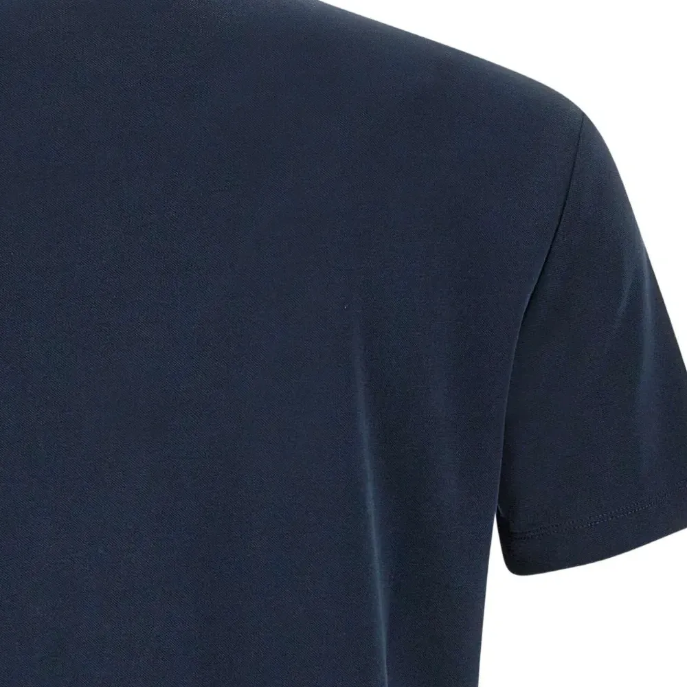 Футболка с вышитым логотипом