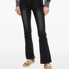 Джинсы с эффектом потертости